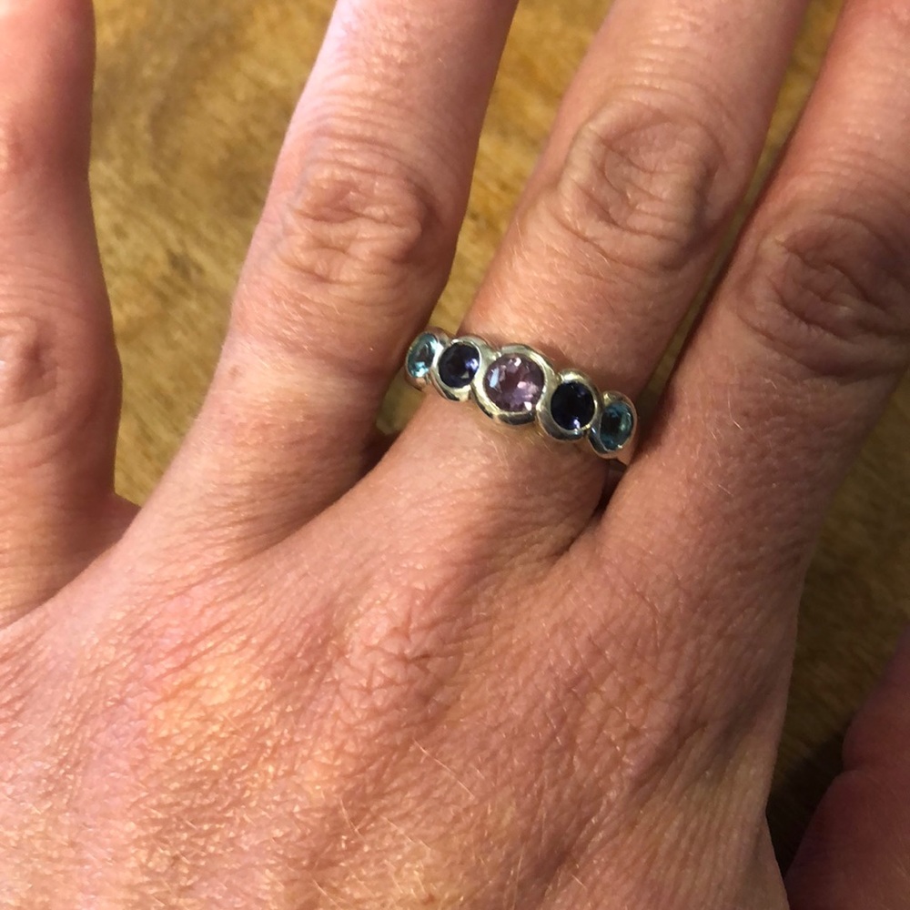 Beautiful Size 8 ring 925